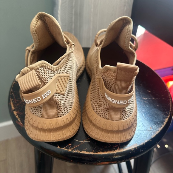 Beige mens 9 athletic preppy streetwear  lace up running shoes casual light - Picture 4 of 7